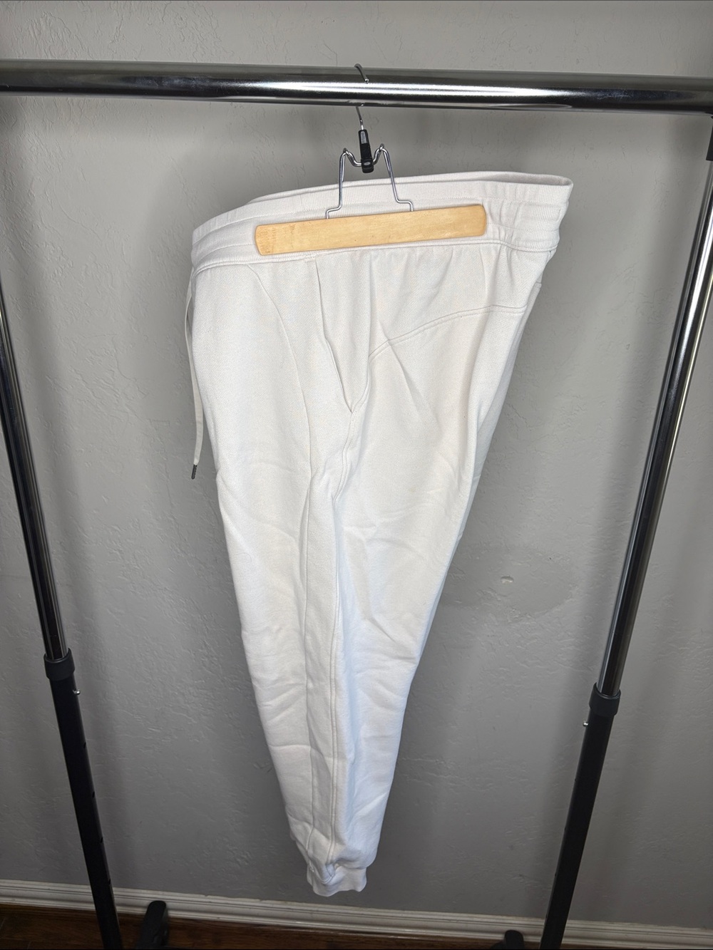 lululemon athletica White Men's Sweatpants with Drawstring Waist - Picture 5 of 6